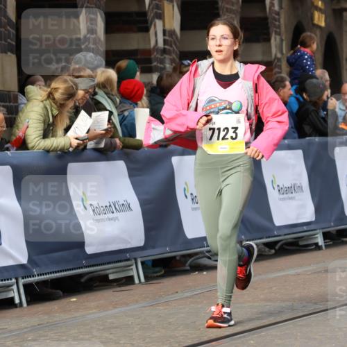 05.10.2025 - 20. swb-Marathon Bremen Strokosch-Dieckow http://msf.ph/oto/9257788 05.10.2025 11:04:04 Ziel 7123, 7789, 9275, 9398, 10205, 10551, 10853, 11001, 11077, 11102, 11611 meine-sportfotos.de