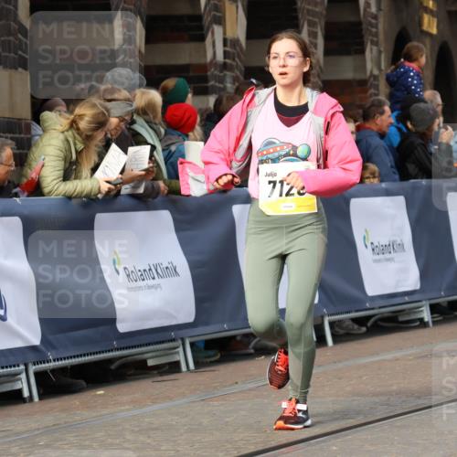 05.10.2025 - 20. swb-Marathon Bremen Strokosch-Dieckow http://msf.ph/oto/9257809 05.10.2025 11:04:04 Ziel 7123, 7789, 9275, 9398, 10205, 10551, 10853, 11001, 11077, 11102, 11611 meine-sportfotos.de