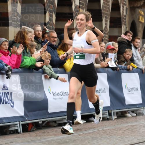 05.10.2025 - 20. swb-Marathon Bremen Strokosch-Dieckow http://msf.ph/oto/9257820 05.10.2025 12:55:17 Ziel 235, 474, 2132, 6444, 7213, 7883 meine-sportfotos.de