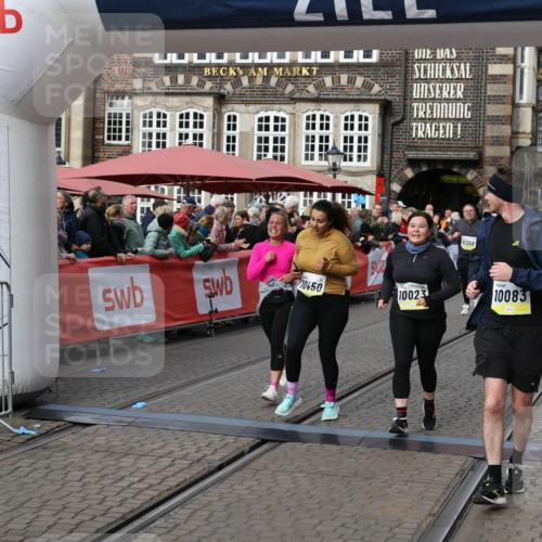 05.10.2025 - 20. swb-Marathon Bremen Yannick Fuchs http://msf.ph/oto/9257821 05.10.2025 11:16:31 Ziel 7110, 10023, 10083, 10379, 10450, 11029, 11358 meine-sportfotos.de