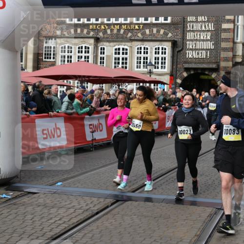 05.10.2025 - 20. swb-Marathon Bremen Yannick Fuchs http://msf.ph/oto/9257830 05.10.2025 11:16:31 Ziel 7110, 10023, 10083, 10379, 10450, 11029, 11358 meine-sportfotos.de