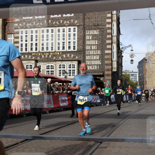 05.10.2025 - 20. swb-Marathon Bremen Yannick Fuchs http://msf.ph/oto/9257849 05.10.2025 10:56:02 Ziel 7147, 9521, 9871, 10253, 10385, 10610, 10654, 10921, 11052, 11439 meine-sportfotos.de