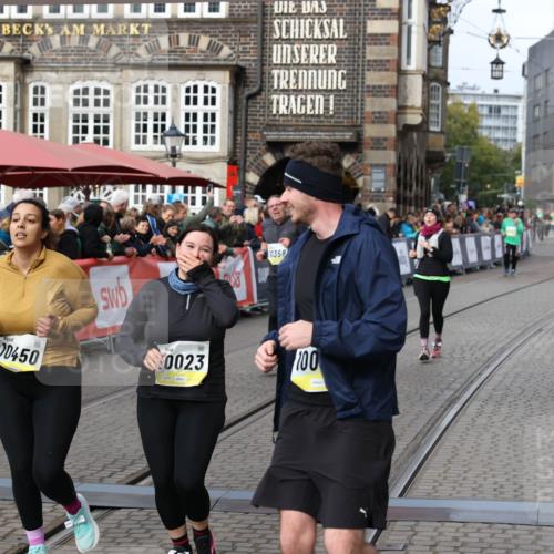 05.10.2025 - 20. swb-Marathon Bremen Yannick Fuchs http://msf.ph/oto/9257880 05.10.2025 11:16:32 Ziel 10023, 10083, 10379, 10450, 11029, 11358, 11404 meine-sportfotos.de