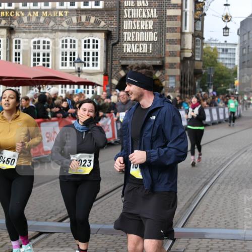 05.10.2025 - 20. swb-Marathon Bremen Yannick Fuchs http://msf.ph/oto/9257886 05.10.2025 11:16:32 Ziel 10023, 10083, 10379, 10450, 11029, 11358, 11404 meine-sportfotos.de