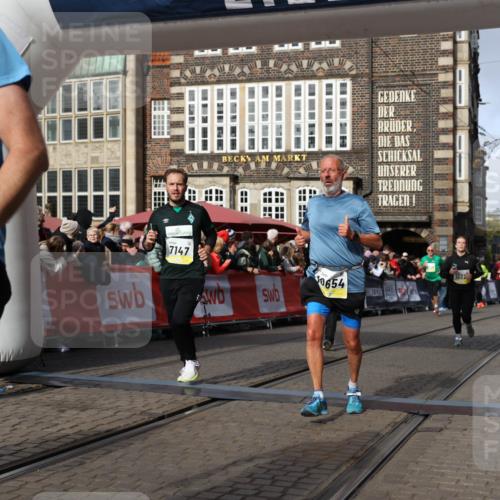 05.10.2025 - 20. swb-Marathon Bremen Yannick Fuchs http://msf.ph/oto/9257893 05.10.2025 10:56:02 Ziel 7147, 9521, 9871, 10253, 10385, 10610, 10654, 10921, 11052, 11439 meine-sportfotos.de