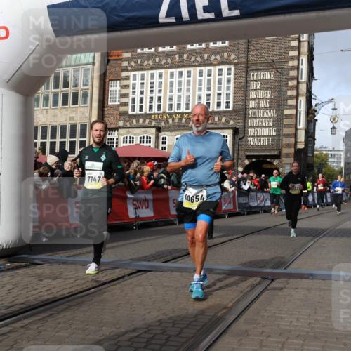 05.10.2025 - 20. swb-Marathon Bremen Yannick Fuchs http://msf.ph/oto/9257906 05.10.2025 10:56:03 Ziel 7147, 9521, 9871, 10610, 10654, 10758, 10921, 11052, 11439 meine-sportfotos.de