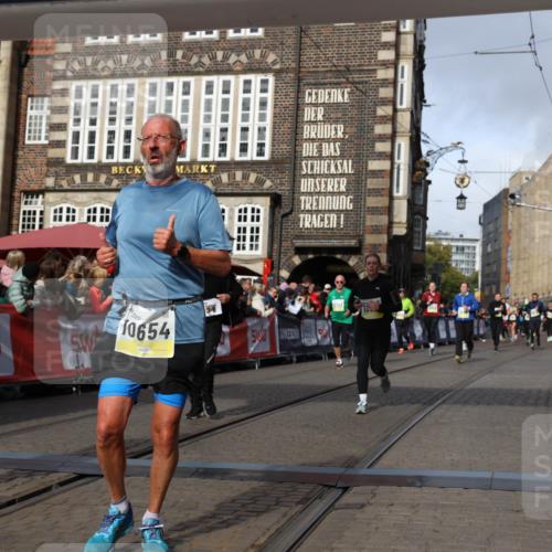 05.10.2025 - 20. swb-Marathon Bremen Yannick Fuchs http://msf.ph/oto/9257916 05.10.2025 10:56:03 Ziel 7147, 9521, 9871, 10610, 10654, 10758, 10921, 11052, 11439 meine-sportfotos.de