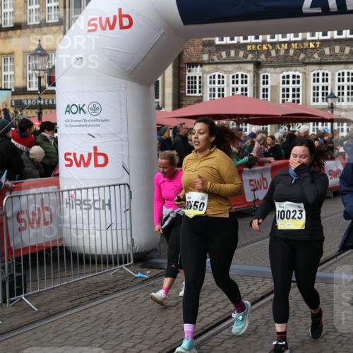 05.10.2025 - 20. swb-Marathon Bremen Yannick Fuchs http://msf.ph/oto/9257920 05.10.2025 11:16:33 Ziel 10023, 10083, 10379, 10450, 11029, 11358, 11404 meine-sportfotos.de