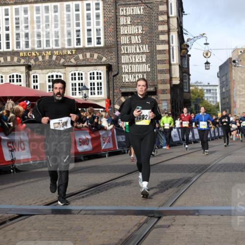 05.10.2025 - 20. swb-Marathon Bremen Yannick Fuchs http://msf.ph/oto/9257942 05.10.2025 10:56:04 Ziel 7147, 9871, 10610, 10654, 10758, 10921, 11052, 11439 meine-sportfotos.de