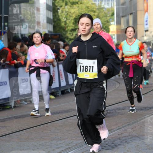 05.10.2025 - 20. swb-Marathon Bremen Strokosch-Dieckow http://msf.ph/oto/9257959 05.10.2025 11:04:08 Ziel 7123, 7789, 9275, 10098, 10853, 11001, 11077, 11102, 11611, 11685 meine-sportfotos.de