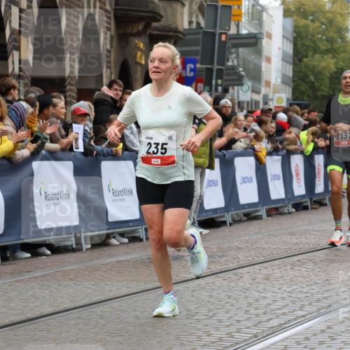 05.10.2025 - 20. swb-Marathon Bremen Strokosch-Dieckow http://msf.ph/oto/9257962 05.10.2025 12:55:19 Ziel 235, 474, 1443, 2132, 6444, 7213, 7883 meine-sportfotos.de