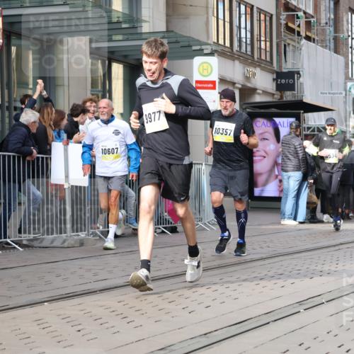 05.10.2025 - 20. swb-Marathon Bremen Strokosch-Dieckow http://msf.ph/oto/9257968 05.10.2025 10:58:42 Ziel 9219, 9349, 9508, 9518, 9542, 9601, 9692, 9847, 9977, 10039, 10080, 10143, 10353, 10357, 10560, 10588, 10594, 10607, 11290, 11483, 11612, 9219, 9349, 9508, 9518, 9542, 9601, 9692, 9847, 9977, 10039, 10080, 10143, 10353, 10357, 10560, 10588, 10594, 10607, 11290, 11483, 11612 meine-sportfotos.de