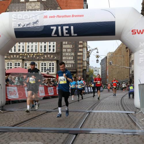 05.10.2025 - 20. swb-Marathon Bremen Yannick Fuchs http://msf.ph/oto/9257983 05.10.2025 10:47:31 Ziel 9244, 9428, 9670, 10637, 10667, 10951, 11498, 11705, 11742 meine-sportfotos.de