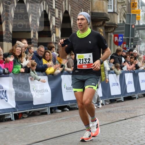 05.10.2025 - 20. swb-Marathon Bremen Strokosch-Dieckow http://msf.ph/oto/9257985 05.10.2025 12:55:22 Ziel 474, 1443, 1912, 2132, 6444 meine-sportfotos.de