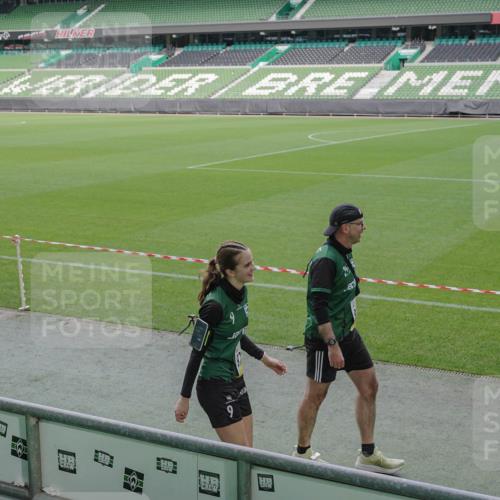 05.10.2025 - 20. swb-Marathon Bremen Michael Burmester http://msf.ph/oto/9257997 05.10.2025 10:45:30 Laufen im Stadion 7109, 7110, 8476, 9203, 9242, 9264, 9342, 9441, 9643, 9756, 9767, 9768, 9838, 9948, 10000, 10114, 10115, 10186, 10190, 10201, 10282, 10292, 10339, 10340, 10379, 10472, 10496, 10602, 10622, 10647, 10671, 10728, 10752, 10808, 10842, 10846, 10957, 10976, 11020, 11029, 11036, 11068, 11085, 11117, 11118, 11139, 11264, 11332, 11367, 11375, 11378, 11407, 11541, 9012, 9264, 9567, 9631, 9899, 9970, 10273, 11060, 11293, 11385, 11544, 11557 meine-sportfotos.de