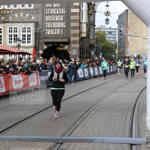 05.10.2025 - 20. swb-Marathon Bremen Yannick Fuchs http://msf.ph/oto/9258005 05.10.2025 11:16:34 Ziel 10023, 10083, 10379, 10450, 11029, 11358, 11404 meine-sportfotos.de