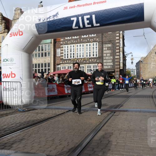 05.10.2025 - 20. swb-Marathon Bremen Yannick Fuchs http://msf.ph/oto/9258008 05.10.2025 10:56:05 Ziel 7147, 9871, 10015, 10610, 10654, 10758, 10921, 11052, 11148, 11439 meine-sportfotos.de