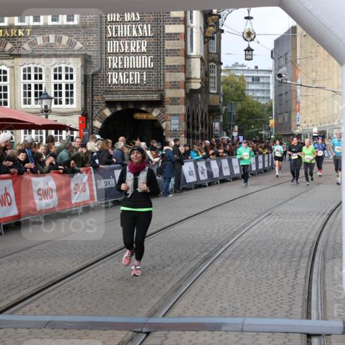 05.10.2025 - 20. swb-Marathon Bremen Yannick Fuchs http://msf.ph/oto/9258013 05.10.2025 11:16:34 Ziel 10023, 10083, 10379, 10450, 11029, 11358, 11404 meine-sportfotos.de