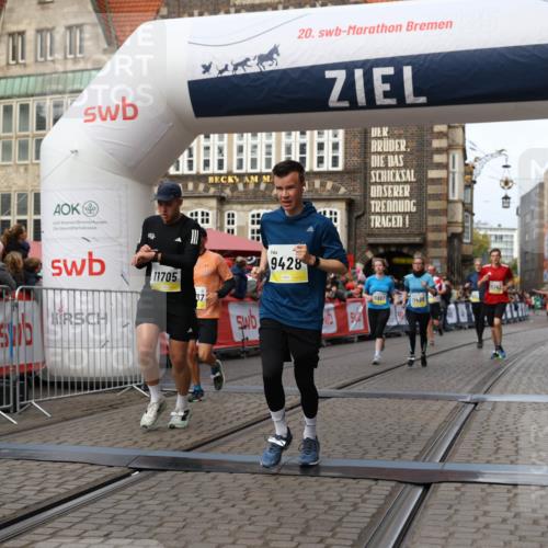 05.10.2025 - 20. swb-Marathon Bremen Yannick Fuchs http://msf.ph/oto/9258014 05.10.2025 10:47:31 Ziel 9244, 9428, 9670, 10637, 10667, 10951, 11498, 11705, 11742 meine-sportfotos.de
