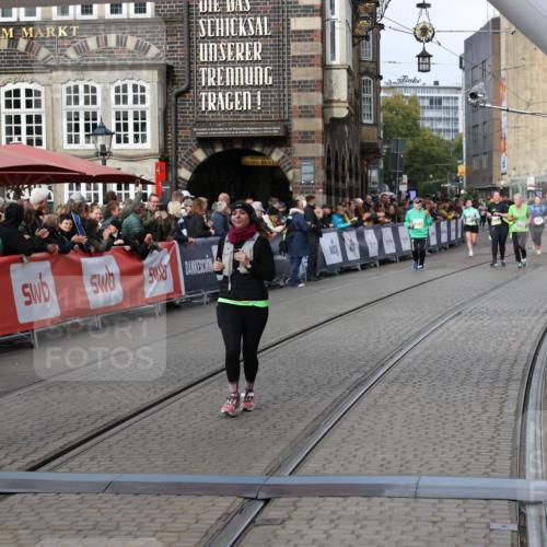 05.10.2025 - 20. swb-Marathon Bremen Yannick Fuchs http://msf.ph/oto/9258029 05.10.2025 11:16:34 Ziel 10023, 10083, 10379, 10450, 11029, 11358, 11404 meine-sportfotos.de