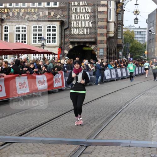 05.10.2025 - 20. swb-Marathon Bremen Yannick Fuchs http://msf.ph/oto/9258048 05.10.2025 11:16:35 Ziel 10023, 10083, 10379, 10450, 11029, 11358, 11404 meine-sportfotos.de