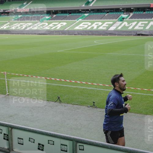 05.10.2025 - 20. swb-Marathon Bremen Michael Burmester http://msf.ph/oto/9258051 05.10.2025 10:45:32 Laufen im Stadion 7109, 7110, 8476, 9203, 9242, 9342, 9441, 9643, 9756, 9767, 9768, 9838, 9948, 10000, 10114, 10115, 10186, 10190, 10201, 10282, 10292, 10339, 10340, 10379, 10472, 10496, 10602, 10622, 10647, 10671, 10728, 10752, 10808, 10842, 10846, 10957, 10976, 11020, 11029, 11036, 11068, 11085, 11117, 11118, 11139, 11264, 11332, 11367, 11375, 11378, 11407, 11541, 9012, 9264, 9567, 9631, 9767, 9768, 9899, 9970, 10647, 11060, 11293, 11544, 11557 meine-sportfotos.de