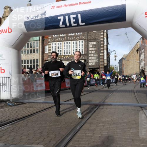 05.10.2025 - 20. swb-Marathon Bremen Yannick Fuchs http://msf.ph/oto/9258053 05.10.2025 10:56:05 Ziel 7147, 9871, 10015, 10610, 10654, 10758, 10921, 11052, 11148, 11439 meine-sportfotos.de