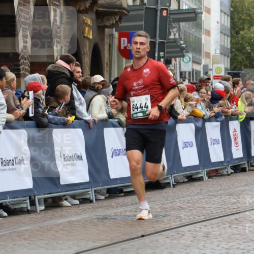 05.10.2025 - 20. swb-Marathon Bremen Strokosch-Dieckow http://msf.ph/oto/9258073 05.10.2025 12:55:25 Ziel 474, 1443, 1912, 2132, 6444 meine-sportfotos.de