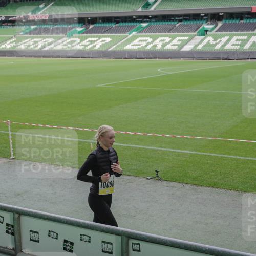 05.10.2025 - 20. swb-Marathon Bremen Michael Burmester http://msf.ph/oto/9258079 05.10.2025 10:45:37 Laufen im Stadion 7109, 7110, 8476, 9203, 9242, 9420, 9441, 9643, 9756, 9838, 9948, 10000, 10023, 10083, 10186, 10201, 10282, 10292, 10472, 10496, 10602, 10622, 10671, 10728, 10752, 10759, 10808, 10842, 10957, 10976, 11020, 11029, 11036, 11068, 11085, 11139, 11264, 11332, 11375, 11438, 11541, 9264, 9342, 9567, 9767, 9768, 9899, 9970, 10114, 10115, 10190, 10339, 10340, 10379, 10647, 10846, 11060, 11117, 11118, 11293, 11367, 11378, 11557 meine-sportfotos.de