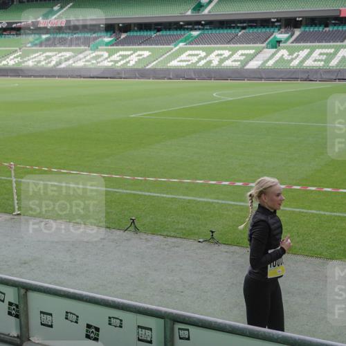 05.10.2025 - 20. swb-Marathon Bremen Michael Burmester http://msf.ph/oto/9258099 05.10.2025 10:45:38 Laufen im Stadion 7109, 7110, 8476, 9203, 9242, 9420, 9441, 9643, 9756, 9838, 9948, 10000, 10023, 10083, 10186, 10201, 10282, 10292, 10472, 10496, 10602, 10622, 10671, 10728, 10752, 10759, 10808, 10842, 10957, 10976, 11020, 11029, 11036, 11068, 11085, 11139, 11264, 11332, 11375, 11438, 11541, 9264, 9342, 9567, 9767, 9768, 9899, 9948, 9970, 10114, 10115, 10190, 10339, 10340, 10379, 10647, 10846, 11060, 11117, 11118, 11293, 11367, 11378, 11557 meine-sportfotos.de