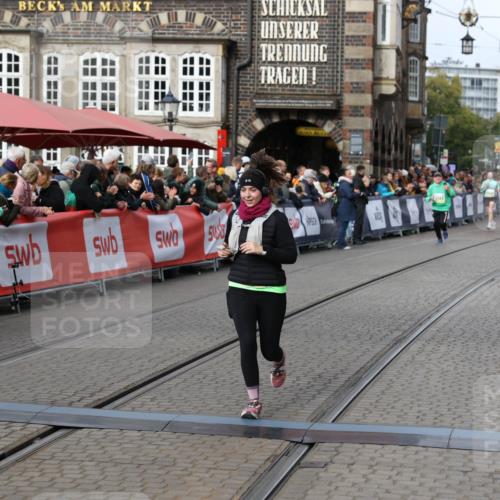 05.10.2025 - 20. swb-Marathon Bremen Yannick Fuchs http://msf.ph/oto/9258114 05.10.2025 11:16:35 Ziel 10023, 10083, 10379, 10450, 11029, 11358, 11404 meine-sportfotos.de