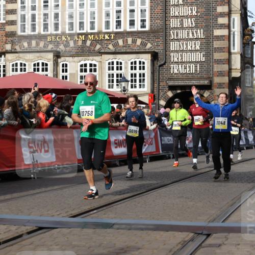 05.10.2025 - 20. swb-Marathon Bremen Yannick Fuchs http://msf.ph/oto/9258117 05.10.2025 10:56:06 Ziel 7147, 9871, 9950, 10015, 10610, 10654, 10758, 10921, 10959, 11148, 11439 meine-sportfotos.de