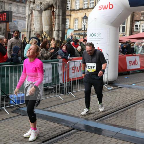 05.10.2025 - 20. swb-Marathon Bremen Yannick Fuchs http://msf.ph/oto/9258217 05.10.2025 11:16:37 Ziel 10023, 10083, 10379, 10450, 11358, 11404 meine-sportfotos.de