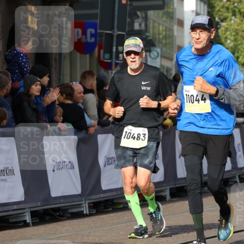 05.10.2025 - 20. swb-Marathon Bremen Strokosch-Dieckow http://msf.ph/oto/9258220 05.10.2025 11:04:25 Ziel 8111, 9610, 9684, 10278, 10439, 10483, 10678, 10956, 11044, 11200, 11704 meine-sportfotos.de