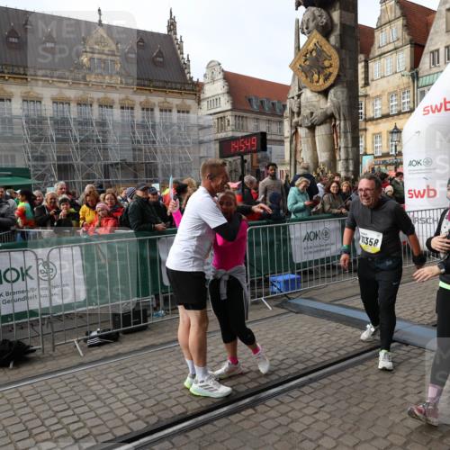 05.10.2025 - 20. swb-Marathon Bremen Yannick Fuchs http://msf.ph/oto/9258247 05.10.2025 11:16:38 Ziel 9563, 10023, 10379, 10450, 11358, 11404 meine-sportfotos.de