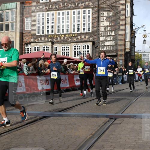 05.10.2025 - 20. swb-Marathon Bremen Yannick Fuchs http://msf.ph/oto/9258256 05.10.2025 10:56:07 Ziel 7147, 9871, 9950, 10015, 10394, 10641, 10654, 10675, 10758, 10921, 10959, 11148, 11439, 11626 meine-sportfotos.de