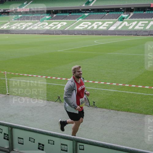 05.10.2025 - 20. swb-Marathon Bremen Michael Burmester http://msf.ph/oto/9258259 05.10.2025 10:45:53 Laufen im Stadion 7014, 7410, 9203, 9420, 9465, 9643, 9838, 9869, 10000, 10023, 10083, 10186, 10201, 10220, 10312, 10450, 10465, 10472, 10496, 10575, 10602, 10728, 10736, 10759, 10949, 10976, 11020, 11029, 11036, 11068, 11082, 11332, 11358, 11438, 11541, 7109, 7110, 8476, 9242, 9342, 9441, 9756, 9948, 10114, 10115, 10190, 10282, 10292, 10339, 10340, 10379, 10622, 10671, 10752, 10808, 10842, 10846, 10957, 11085, 11117, 11118, 11139, 11264, 11367, 11375, 11378 meine-sportfotos.de