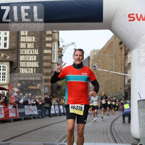 05.10.2025 - 20. swb-Marathon Bremen Yannick Fuchs http://msf.ph/oto/9258293 05.10.2025 10:47:37 Ziel 9244, 9428, 9924, 10319, 10637, 10667, 10951, 11498, 11705, 11742 meine-sportfotos.de