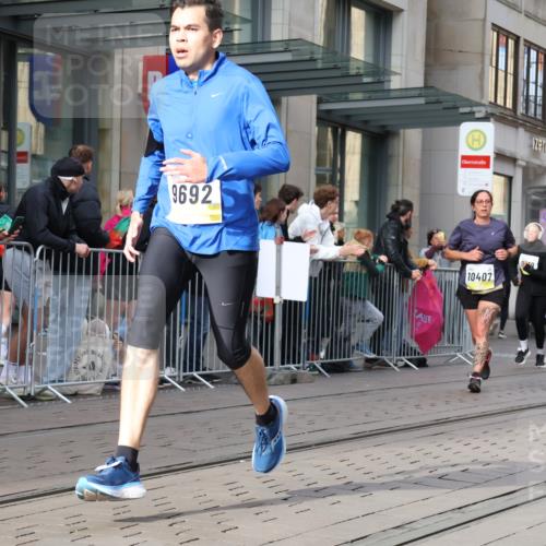 05.10.2025 - 20. swb-Marathon Bremen Strokosch-Dieckow http://msf.ph/oto/9258325 05.10.2025 10:58:55 Ziel 9183, 9219, 9454, 9508, 9635, 9692, 10039, 10143, 10200, 10274, 10353, 10357, 10391, 10407, 10594, 10607, 11006, 11007, 11207, 11400, 11728, 9183, 9219, 9454, 9508, 9635, 9692, 10039, 10143, 10200, 10274, 10353, 10357, 10391, 10407, 10594, 10607, 11006, 11007, 11207, 11400, 11728 meine-sportfotos.de