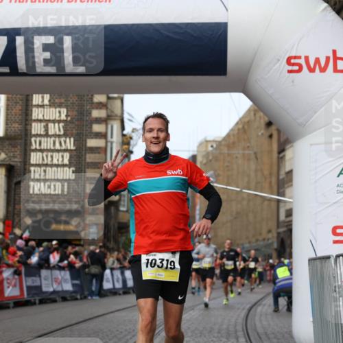 05.10.2025 - 20. swb-Marathon Bremen Yannick Fuchs http://msf.ph/oto/9258327 05.10.2025 10:47:37 Ziel 9244, 9428, 9924, 10319, 10637, 10667, 10951, 11498, 11705, 11742 meine-sportfotos.de