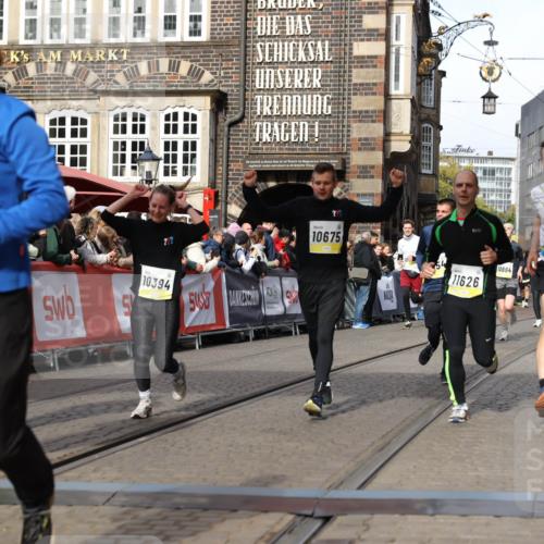 05.10.2025 - 20. swb-Marathon Bremen Yannick Fuchs http://msf.ph/oto/9258343 05.10.2025 10:56:09 Ziel 7147, 9541, 9871, 9950, 10015, 10394, 10641, 10654, 10675, 10758, 10921, 10959, 11148, 11626 meine-sportfotos.de
