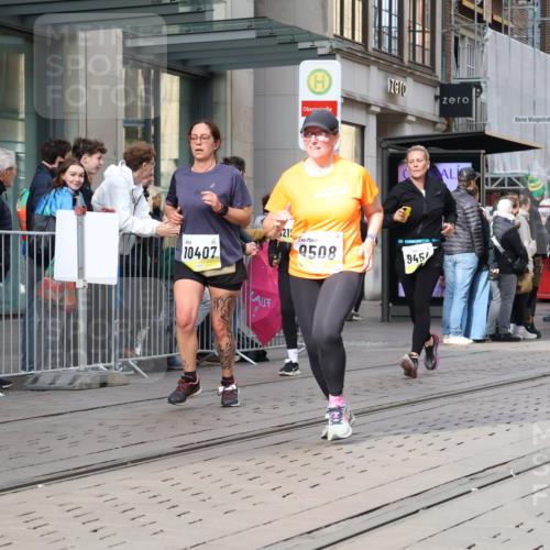 05.10.2025 - 20. swb-Marathon Bremen Strokosch-Dieckow http://msf.ph/oto/9258349 05.10.2025 10:58:56 Ziel 9183, 9219, 9454, 9508, 9635, 9692, 10039, 10143, 10200, 10274, 10353, 10391, 10407, 10594, 10607, 11006, 11007, 11207, 11400, 11728, 9183, 9219, 9454, 9508, 9635, 9692, 10039, 10143, 10200, 10274, 10353, 10391, 10407, 10594, 10607, 11006, 11007, 11207, 11400, 11728 meine-sportfotos.de