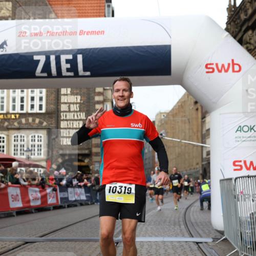 05.10.2025 - 20. swb-Marathon Bremen Yannick Fuchs http://msf.ph/oto/9258358 05.10.2025 10:47:37 Ziel 9244, 9428, 9924, 10319, 10637, 10667, 10951, 11498, 11705, 11742 meine-sportfotos.de