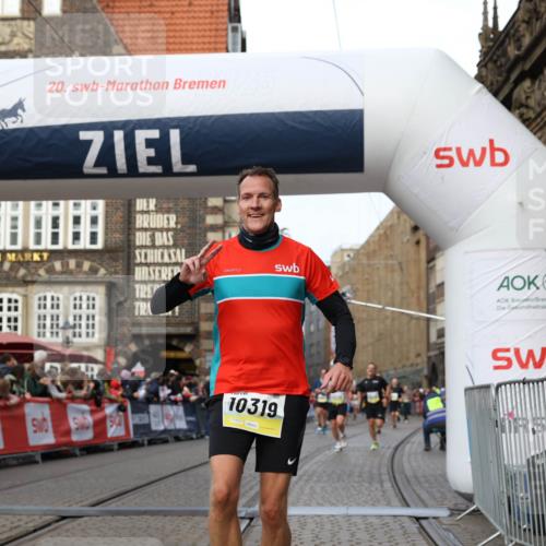 05.10.2025 - 20. swb-Marathon Bremen Yannick Fuchs http://msf.ph/oto/9258369 05.10.2025 10:47:38 Ziel 9244, 9339, 9924, 10319, 10637, 10667, 10951, 11498, 11742 meine-sportfotos.de