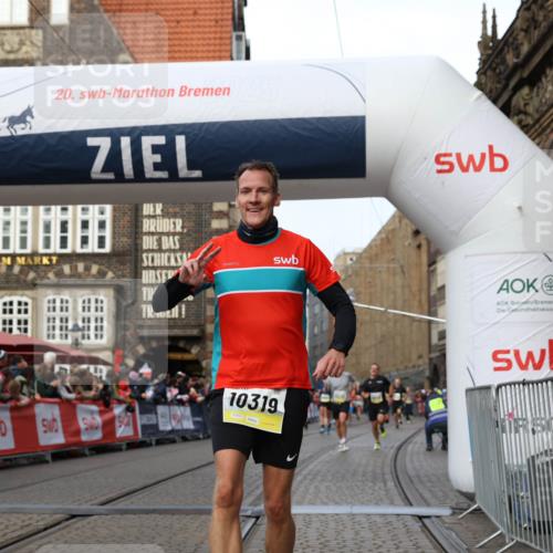 05.10.2025 - 20. swb-Marathon Bremen Yannick Fuchs http://msf.ph/oto/9258378 05.10.2025 10:47:38 Ziel 9244, 9339, 9924, 10319, 10637, 10667, 10951, 11498, 11742 meine-sportfotos.de