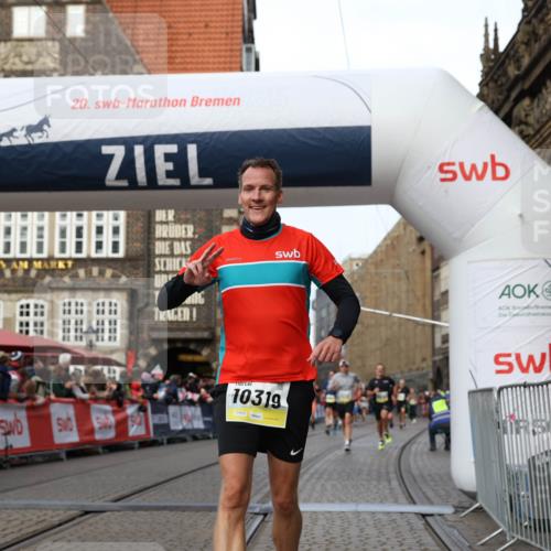 05.10.2025 - 20. swb-Marathon Bremen Yannick Fuchs http://msf.ph/oto/9258385 05.10.2025 10:47:38 Ziel 9244, 9339, 9924, 10319, 10637, 10667, 10951, 11498, 11742 meine-sportfotos.de