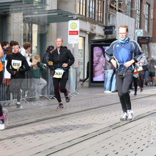 05.10.2025 - 20. swb-Marathon Bremen Strokosch-Dieckow http://msf.ph/oto/9258389 05.10.2025 10:58:57 Ziel 9183, 9219, 9454, 9508, 9635, 9692, 10039, 10143, 10200, 10274, 10353, 10391, 10407, 10594, 11006, 11007, 11207, 11400, 11728, 9183, 9219, 9454, 9508, 9635, 9692, 10039, 10143, 10200, 10274, 10353, 10391, 10407, 10594, 11006, 11007, 11207, 11400, 11728 meine-sportfotos.de