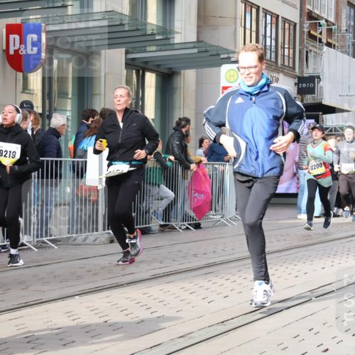 05.10.2025 - 20. swb-Marathon Bremen Strokosch-Dieckow http://msf.ph/oto/9258413 05.10.2025 10:58:58 Ziel 9183, 9219, 9454, 9508, 9635, 9692, 9737, 10039, 10143, 10200, 10274, 10353, 10391, 10407, 10594, 10809, 11006, 11007, 11207, 11400, 11728, 9183, 9219, 9454, 9508, 9635, 9692, 9737, 10039, 10143, 10200, 10274, 10353, 10391, 10407, 10594, 10809, 11006, 11007, 11207, 11400, 11728 meine-sportfotos.de