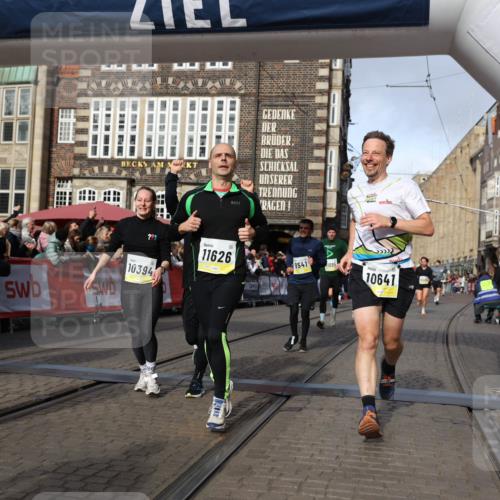 05.10.2025 - 20. swb-Marathon Bremen Yannick Fuchs http://msf.ph/oto/9258430 05.10.2025 10:56:11 Ziel 9541, 9950, 10006, 10015, 10394, 10641, 10664, 10675, 10758, 10921, 10959, 11095, 11148, 11626 meine-sportfotos.de
