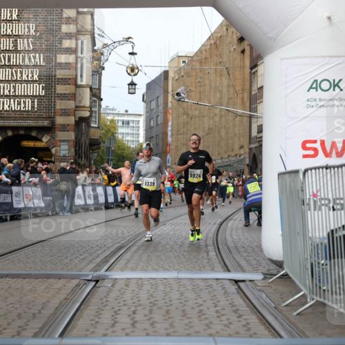 05.10.2025 - 20. swb-Marathon Bremen Yannick Fuchs http://msf.ph/oto/9258467 05.10.2025 10:47:39 Ziel 9244, 9339, 9924, 10319, 10667, 10951, 11498, 11742 meine-sportfotos.de